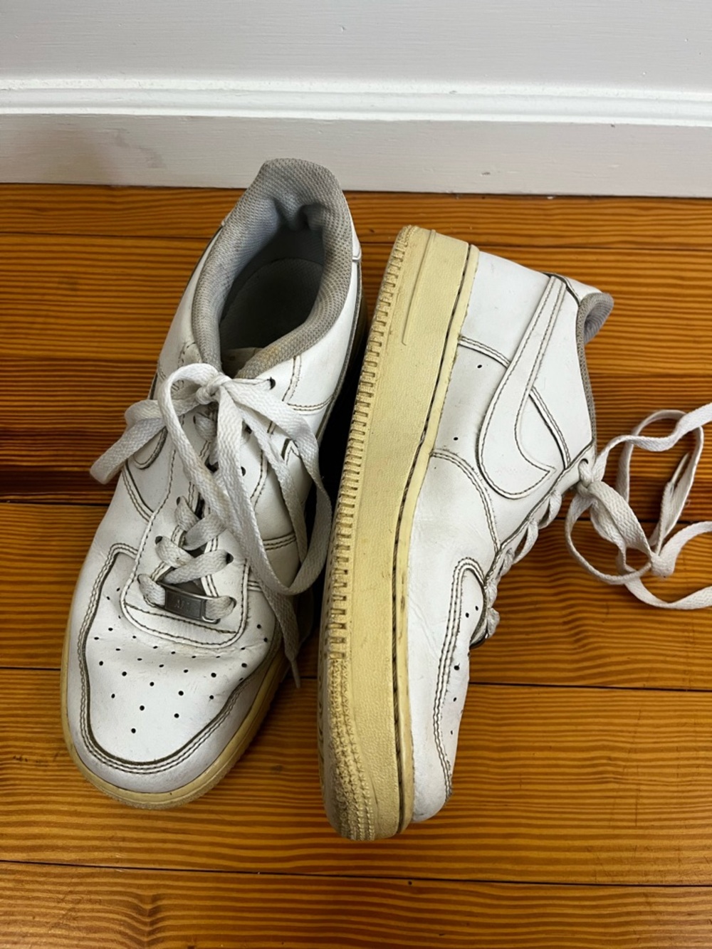 Nike Air Force 1 size 6Y - Picture 5 of 6